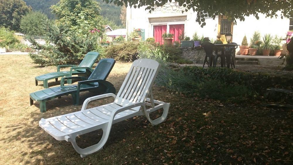 Hotel A La Grenouille Du Jura Bellignat Esterno foto